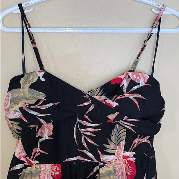 Floral Roxy Dress - Picture 2 of 7